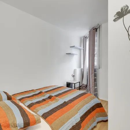 Spacious And Comfortable Apart With Parking *