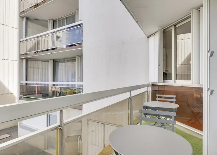 Chic And Spacious With Parking * Saint-Germain-en-Laye